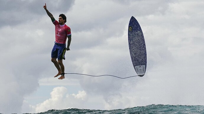 olympia-surfen-gabriel-medina-100~3840x2160